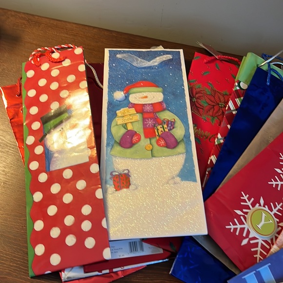 Christmas Wine Gift Bags New 13 All Different Designs - Picture 2 of 3